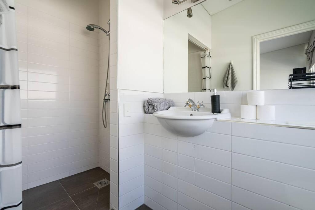 Spacious Penthouse With Spectacular Harbour Views! Auckland Exterior photo